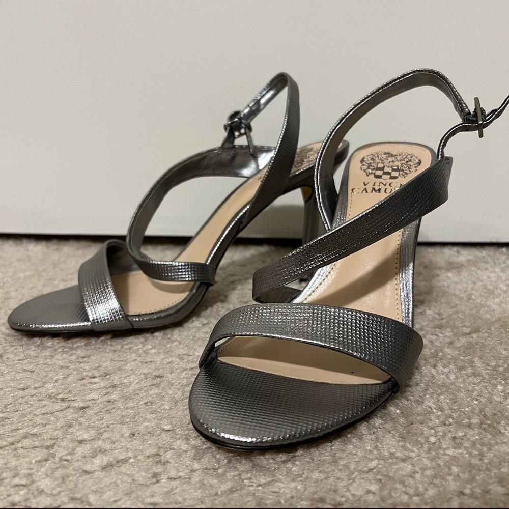 🖤 Vince Camuto 6 1/2 Strappy Silver Heels 🖤